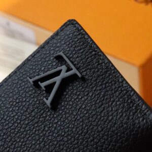 Alternative view of Louis Vuitton Pocket Organizer The New LV Aerogram Version For Men, Men's Wallet 8cm LV M69979