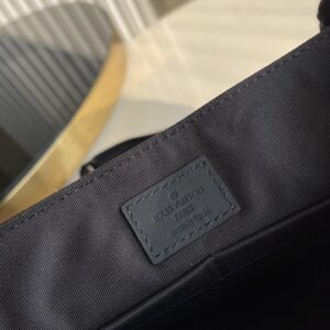 Alternative view of Louis Vuitton Messenger Grain Black For Men, Men's Bags, Shoulder And Crossbody Bags 11in/28cm LV M57080