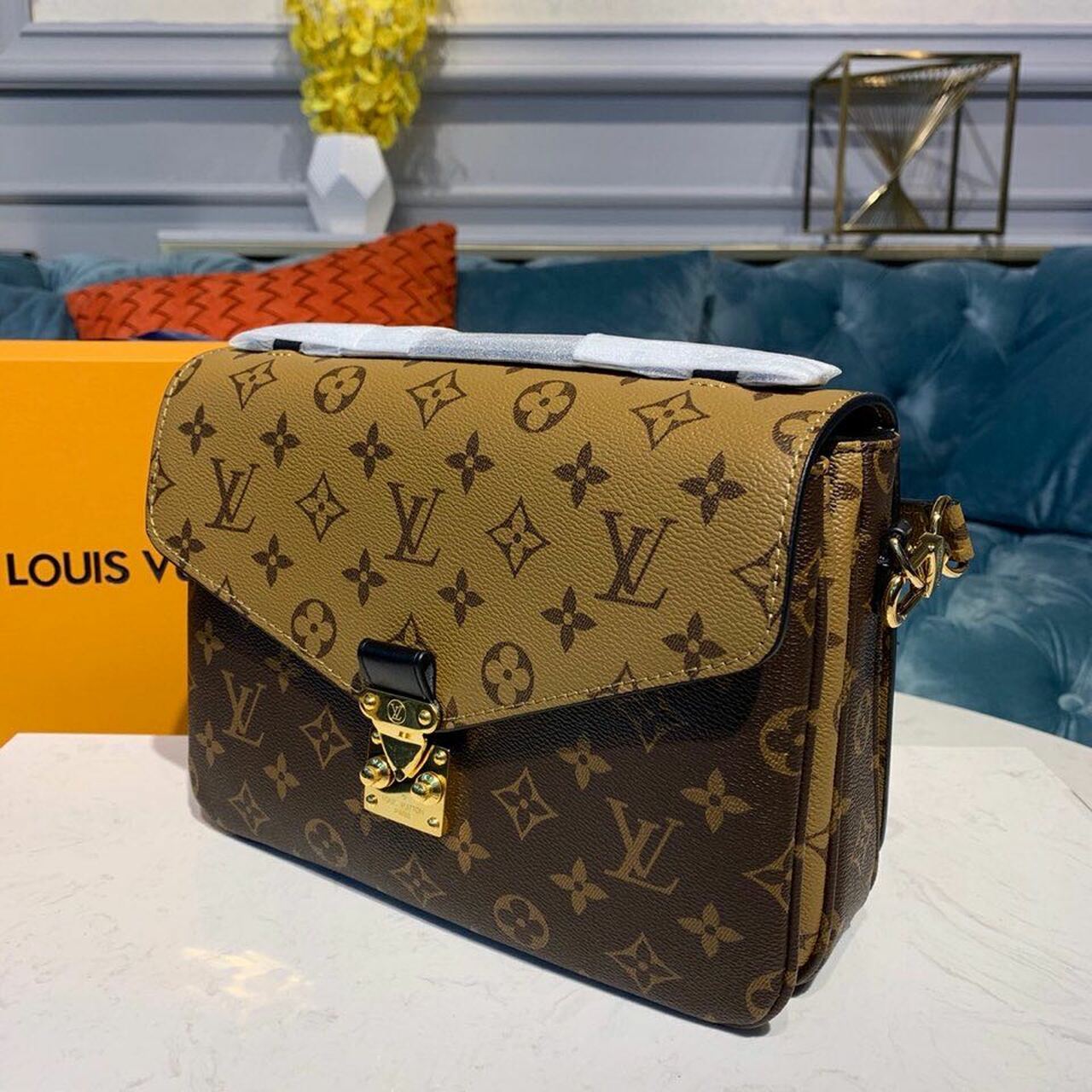 Louis Vuitton Pochette Metis Shoulder Bag 9.8in/ 25cm Brown Monogram Reverse Canvas Gold Hardware For Women M44876