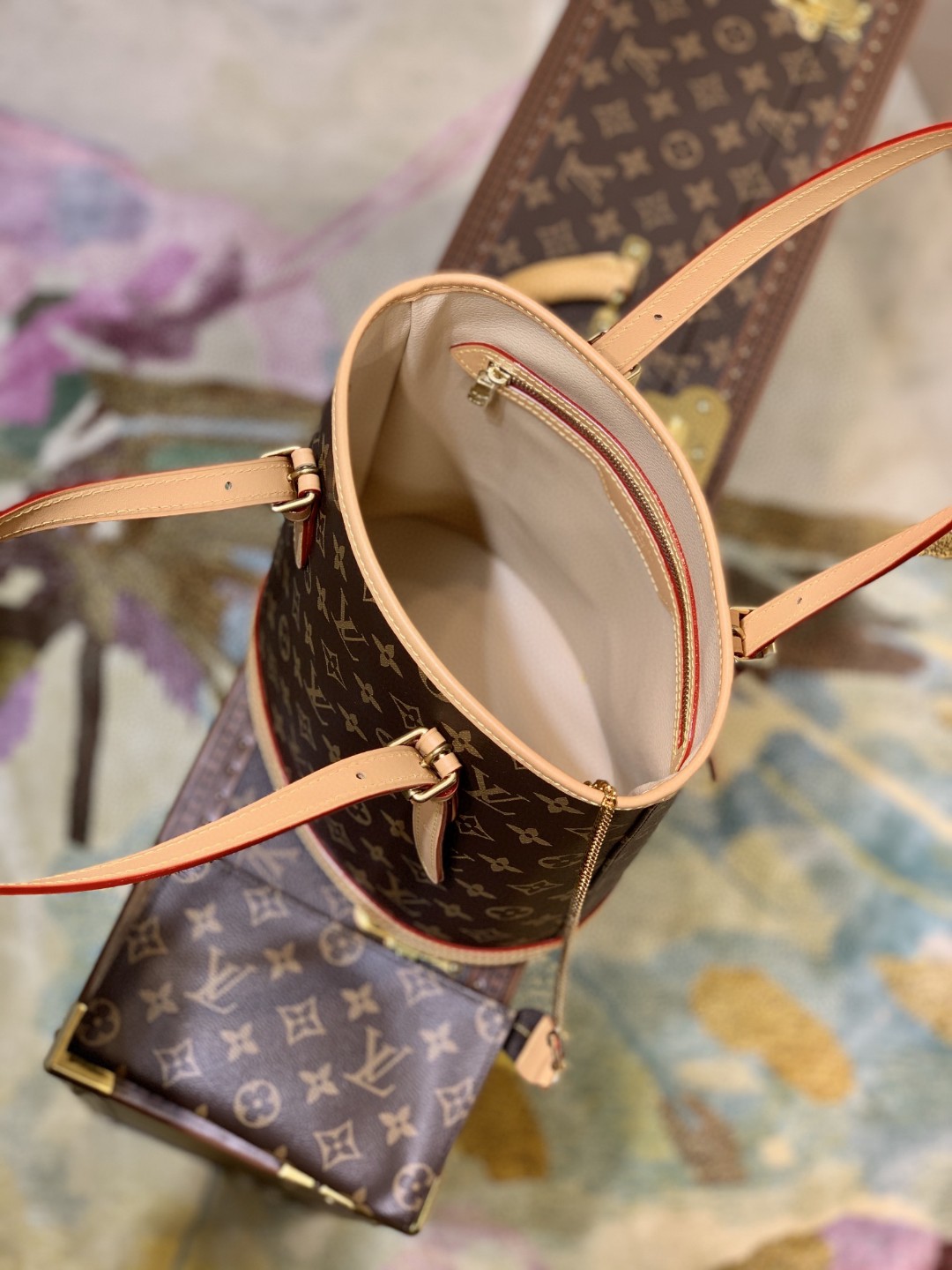 Louis Vuitton Petit Bucket Bag Monogram Canvas For Women, Women’s Handbags, Women’s Shoulder Bags 10.2in/26cm LV M42238