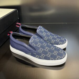 Gucci Men's GG Supreme Slip-on Sneaker Blue For Men 407362