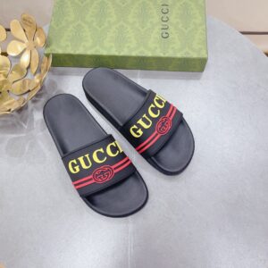 Gucci Men's Logo Rubber Slide Black Red And Yellow For Men 522887