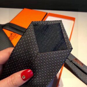 Alternative view of Hermes Tie 7 Faconnee New H Tie Noir Hermes Men Tie H036201T 01