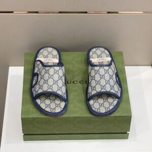 Gucci Men's GG Supreme Slide Sandal Blue And Beige For Men ‎624879