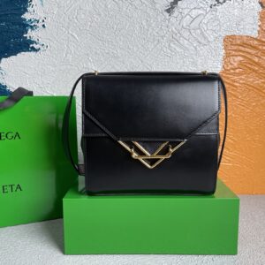 Bottega Veneta Clip Bag Black, For Women, Women’s Bags 9in/23cm