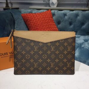 Alternative view of Louis Vuitton Daily Pouch Monogram Canvas Spring/Summer Collection Sesame For Women, Women's Wallet 30cm LV M64591