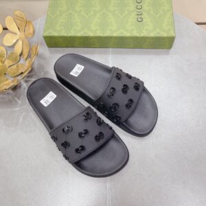 Gucci Men's Rubber GG Slide Sandals Black For Men ‎573922 JDR00 1000