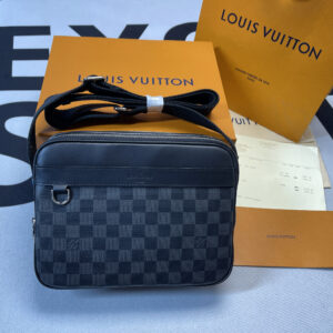 Louis Vuitton Trocadero Messenger NM PM Damier Graphite For Men, Men's Bags, Shoulder And Crossbody Bags 11.4in/29cm LV