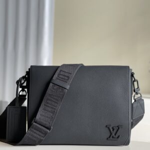 Louis Vuitton Messenger Grain Black For Men, Men's Bags, Shoulder And Crossbody Bags 11in/28cm LV M57080