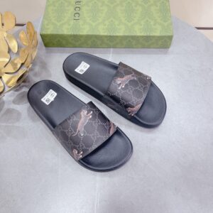 Gucci Men's GG Supreme Slide Tiger Black For Men 407345 G0K00 1084