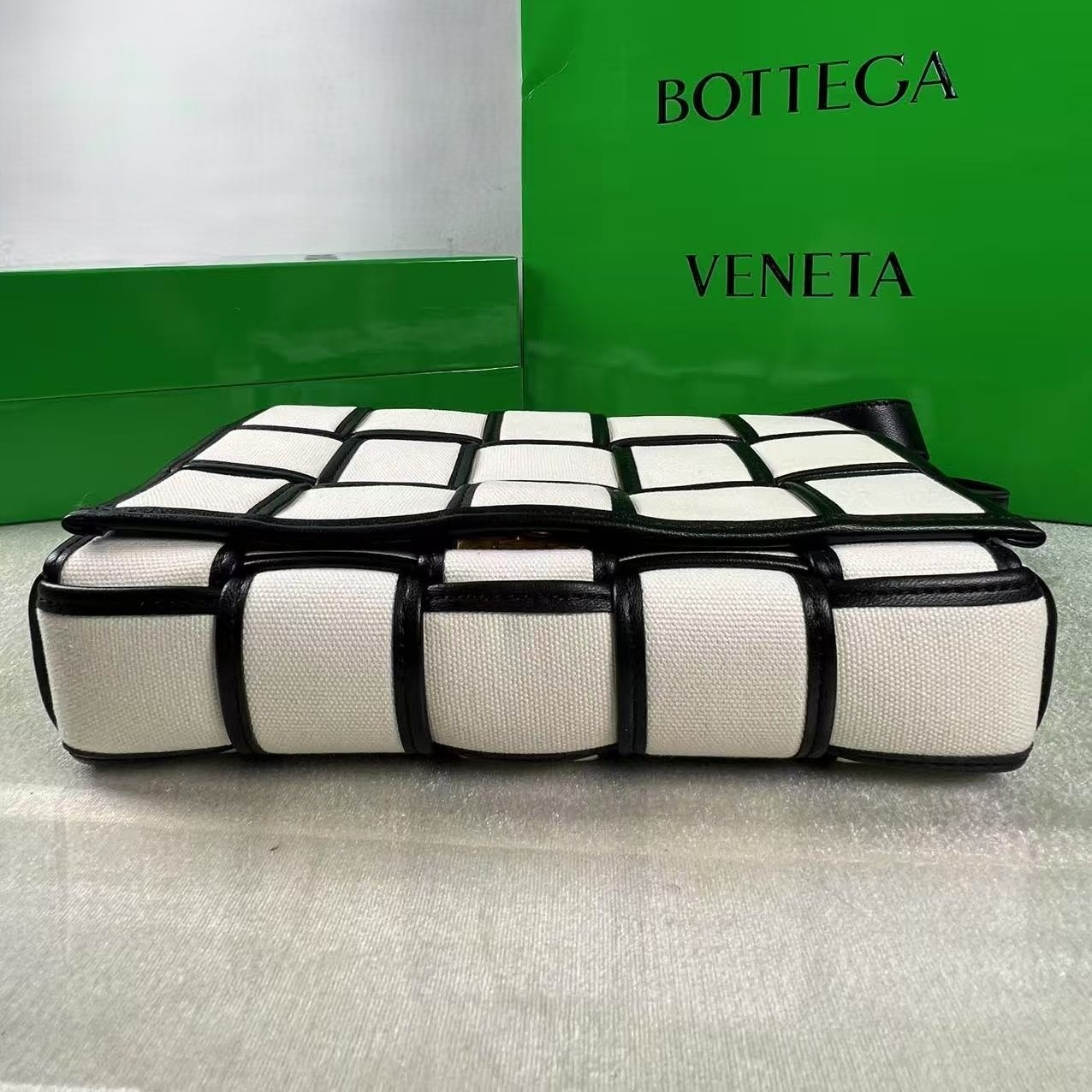 Bottega Veneta Padded Cassette Crossbody Bag 10.2in/ 26cm Beige And Black Gold Hardware For Women 710210V2AJ19811
