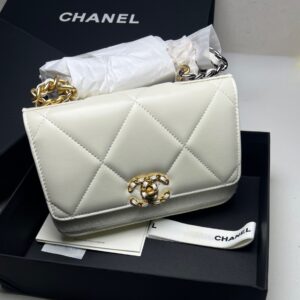 Alternative view of Chanel 19 Wallet On Chain Crossbody Bag 7.5in/ 19cm White Gold Hardware For Women AP3267 B04852 10601