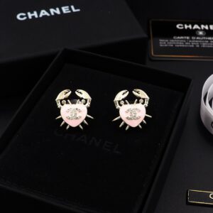 Alternative view of Chanel Crab Heart Pink Earring Gold - Toned For Women
