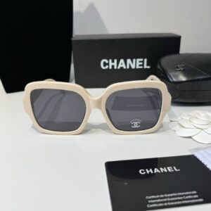 Alternative view of Chanel Sunglasses Pearls Gold CC Logo Light Pink For Women