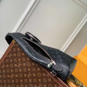 Alternative view of Louis Vuitton Duo Slingbag Black For Men 42cm / 16.5in M30936