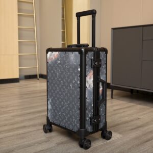 Alternative view of Louis Vuitton Horizon 55 Suitcase 21.7in/ 55cm Silver Black Hardware