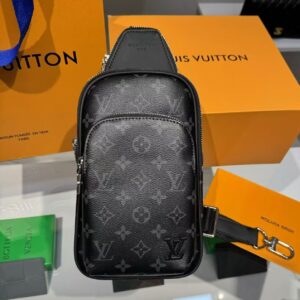 Alternative view of Louis Vuitton Avenue NM Slingbag Black For Men 31cm/12.2in