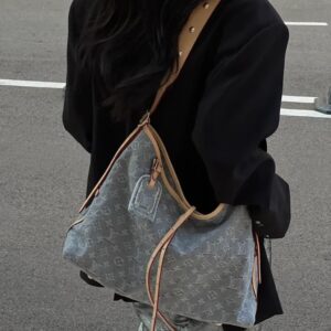 Alternative view of Louis Vuitton CarryAll MM Shoulder Bag 15.4in/ 39cm Washed Gray Gold Hardware For Women M13289