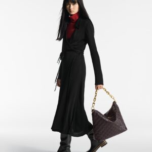 Alternative view of Louis Vuitton Coussin Hobo MM Shoulder Bag 15in/ 38cm Chocolate Gold Hardware For Women M12072