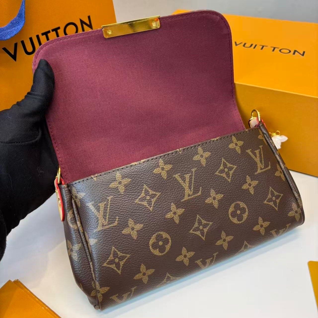 Louis Vuitton Favorite PM Crossbody Bag 9.5in/ 24cm Brown Monogram Canvas Gold Hardware For Women M40717