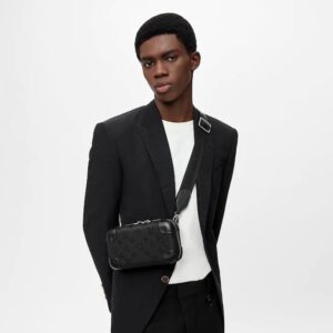 Alternative view of Louis Vuitton Horizon Clutch 8.3in/ 21cm Black Silver Hardware For Men