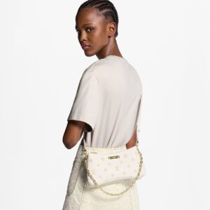 Alternative view of Louis Vuitton Pochette Liv Shoulder Bag 9.6in/ 24.5cm Milky White/ Peach Gold Hardware For Women M27741