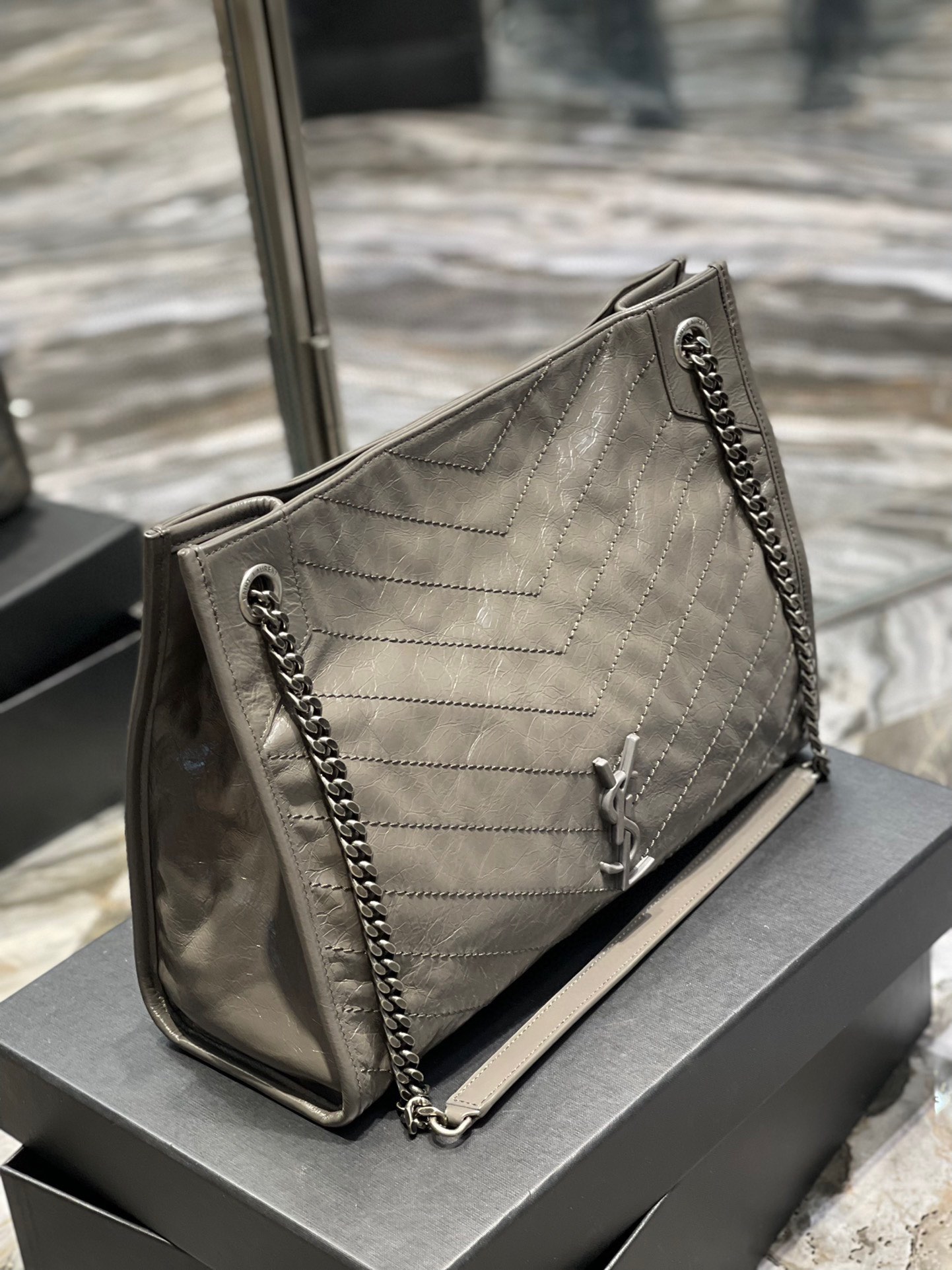 Saint Laurent Niki Shopping Medium Tote Bag 12.9in/ 33cm Green Khaki Silver Hardware For Women