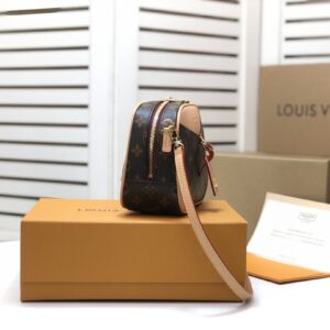 Alternative view of Louis Vuitton Deauville Mini Monogram Canvas By Nicolas Ghesquiere For Women, Women’s Handbags, Shoulder And Crossbody Bags 8.3in/22cm LV M45528