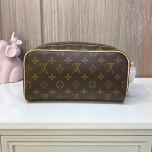 Alternative view of Louis Vuitton King Size Toiletry Monogram Canvas 11in/28cm LV M47528