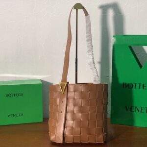 Bottega Veneta Shoulder Bag Nappa Brown, For Women, Women’s Bags 12.9in/33cm