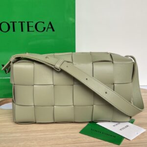 Bottega Veneta Brick Cassette Beige, For Women, Women's Bags 11in/28cm