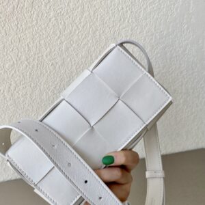 Alternative view of Bottega Veneta Belt Cassette White, For Women, Women’s Bags 7in/18cm 668572VMAY19009