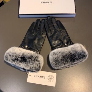 Alternative view of Chanel Gloves In Black