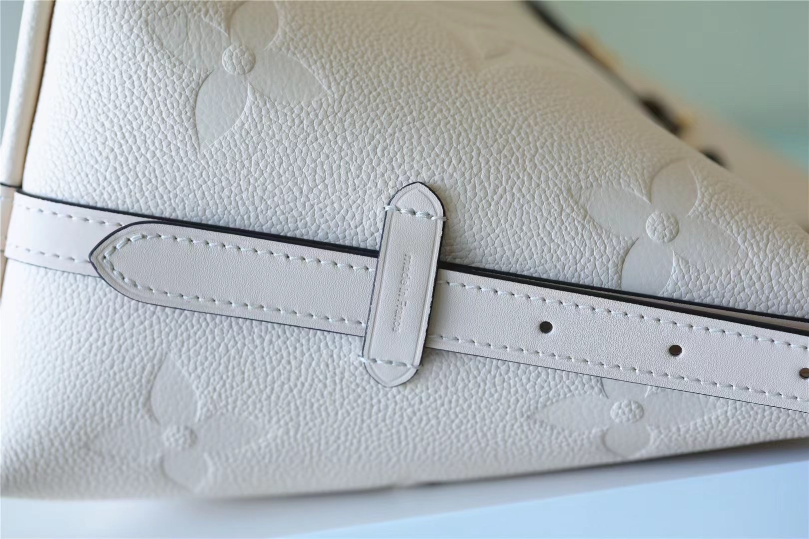 Louis Vuitton CarryAll PM Shoulder Bag 11.6in/ 29.5cm White Gold Hardware For Women