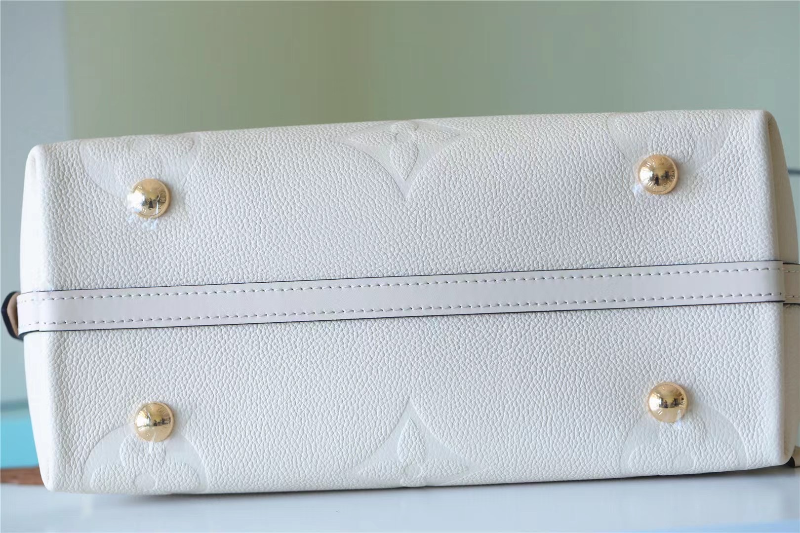 Louis Vuitton CarryAll PM Shoulder Bag 11.6in/ 29.5cm White Gold Hardware For Women