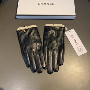 Alternative view of Chanel Gloves In Black