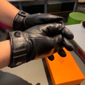 Alternative view of Hermes Soya Gloves In Black