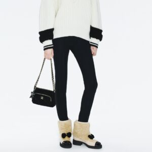 Alternative view of Chanel Clutch With Chain Shoulder Bag 8.3in/ 21cm Black Gold Hardware For Women‎ AP4771-B21406-94305
