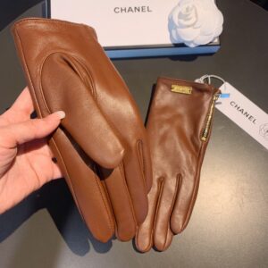 Alternative view of Chanel Gloves In Brown