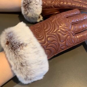 Alternative view of Chanel Gloves In Brown