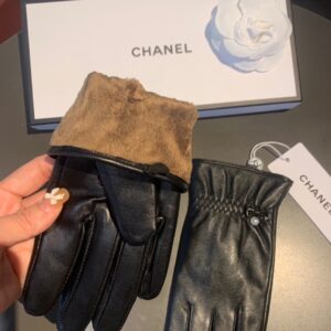 Alternative view of Chanel Gloves In Black