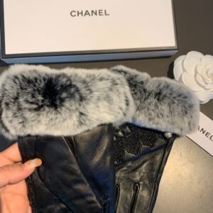 Alternative view of Chanel Gloves In Black