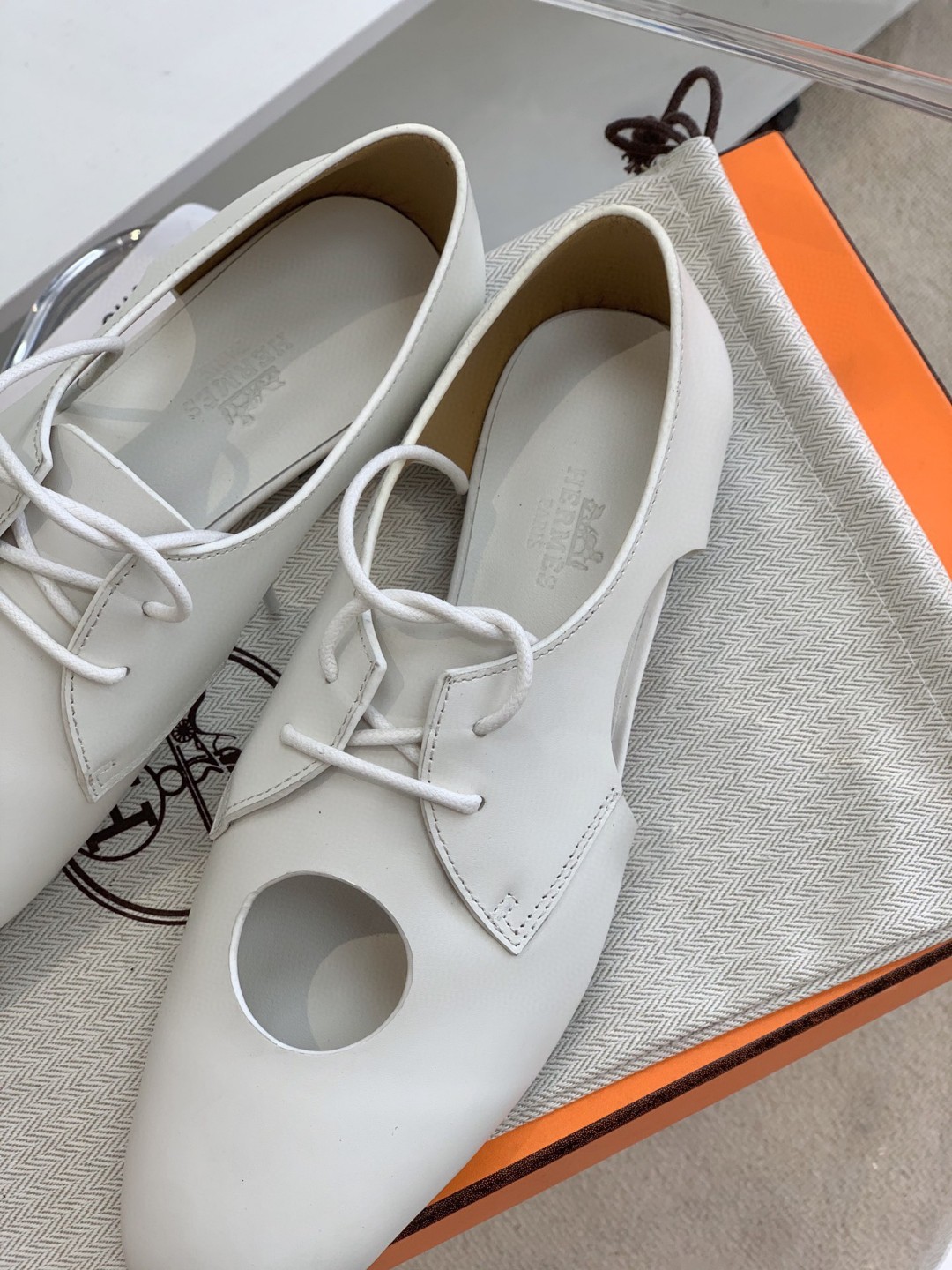 Hermes Epoca Oxford Shoe White For Women, Women's Shoes H221024Z 90360 - Image 4