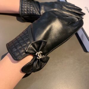 Alternative view of Chanel Gloves In Black