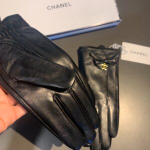 Alternative view of Chanel Gloves In Black