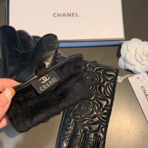 Alternative view of Chanel Gloves In Black