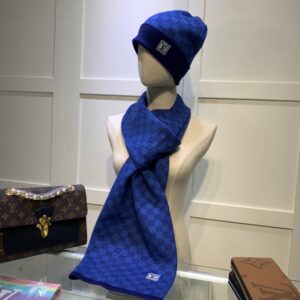 Alternative view of Louis Vuitton Beanie & Scarf Set In Blue
