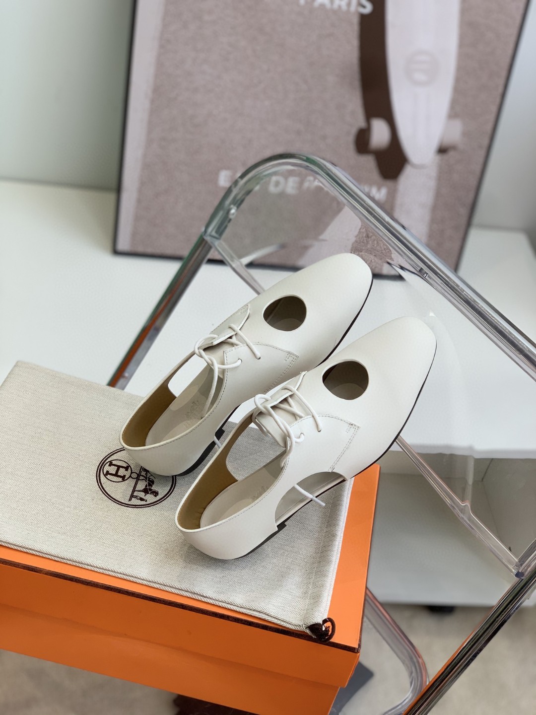 Hermes Epoca Oxford Shoe White For Women, Women's Shoes H221024Z 90360 - Image 3