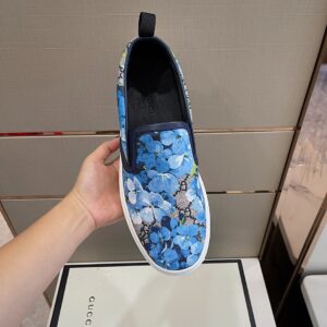 Alternative view of Gucci Men's GG Supreme Canvas Slip-On Blue Flowers For Men 546152 KU2E0 8471