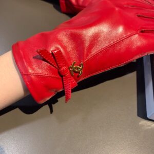 Alternative view of Chanel Gloves In Red
